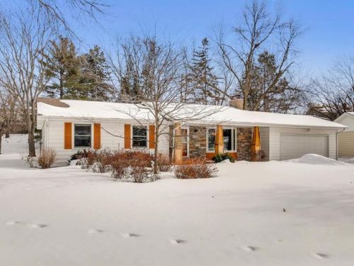 9725 Queen Rd, Minneapolis, MN 55431-2427