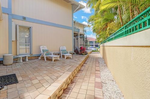 1495 Blue Point Ave, Naples FL  34102-0560 exterior