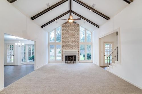 561 Roanoke Dr, Conroe TX  77302-3778 exterior