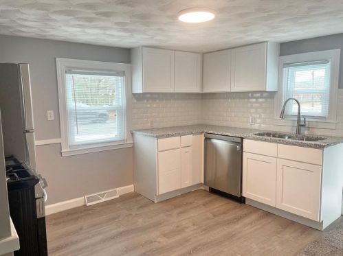 13 Almy St, Warwick RI  02886-3601 exterior