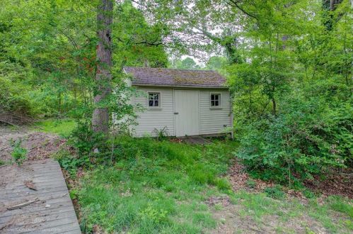306 Walmsley Ln, South Kingstown RI  02874-3618 exterior