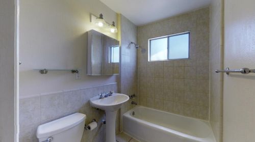 420 Sherwood Dr, Gilroy CA  95020-4221 exterior