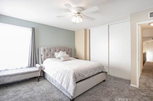27067 Alabastro Dr, Santa Clarita CA  91354-2215 exterior