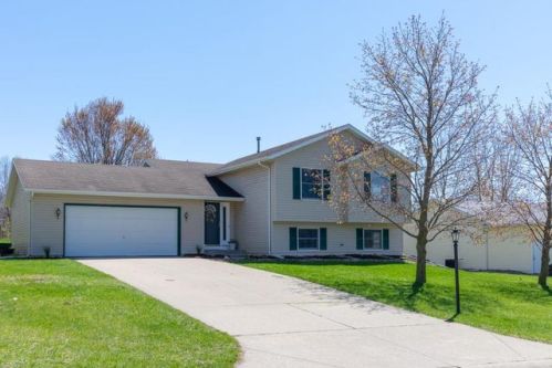 516 Horizon Dr, Middlebury, IN 46540-9021