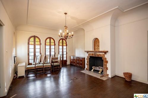 501 Vine St, Victoria TX exterior