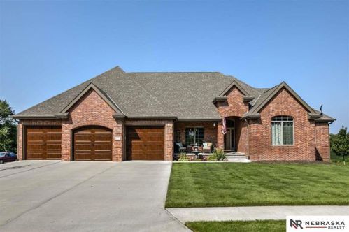 915 Southridge Dr, Louisville, NE 68037-7079