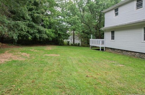 54 Henry St, Waterbury CT  06708-2608 exterior