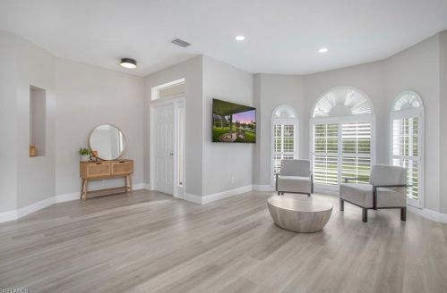 7579 Berkshire Pines Dr, Naples FL  34104-9445 exterior