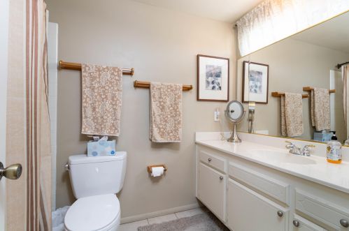 6213 Lk Athabaska Pl, San Diego CA 92119-2823 exterior