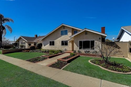 2317 Palo Verde Ave, Long Beach, CA 90815-2348