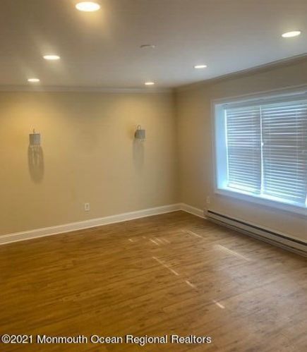 105 Stratford Pl, Lakewood, NJ 08701-1468