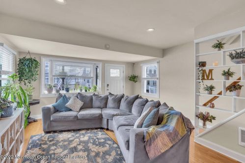 57 Barberie Ave, Monmouth Hills NJ  07732-1518 exterior