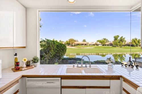 20 Hilton Head Dr, Rancho Mirage CA  92270-1607 exterior