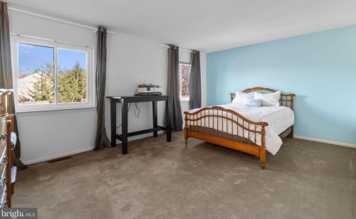 1628 Devon Ct, Yardley PA 19067-5741 exterior