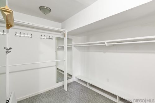 2125 Locust St, San Diego CA  92106-1622 exterior