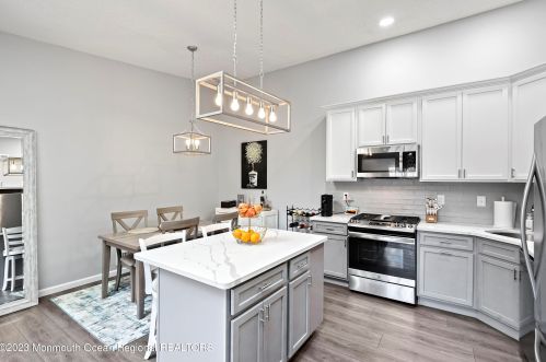 76 Players Cir, Tinton Falls NJ  07724-3805 exterior