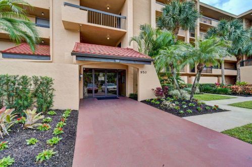 950 Egret Cir, Delray Beach FL  33444-7602 exterior