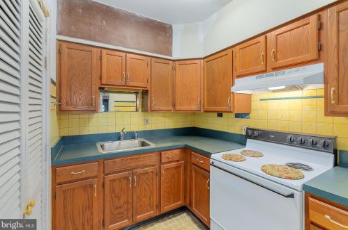 1210 Philadelphia Ave, Gilbertsville PA  19525-9573 exterior