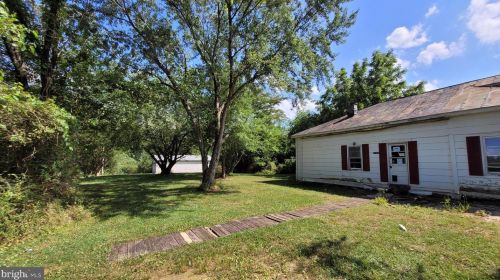 12316 Roselawn Ln, Midland, VA 22728-2350
