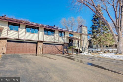 1593 Four Oaks Rd, Saint Paul, MN 55121-1833