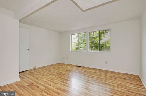 2853 Middleboro Dr, Falls Church VA  22042-4403 exterior