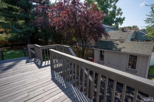455 Washington Ave, Dumont NJ  07628-1227 exterior