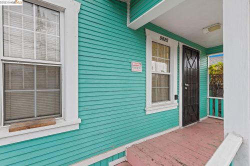 9825 E St, Oakland CA  94603-2339 exterior