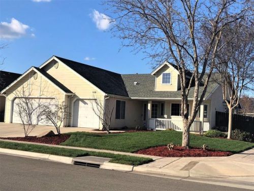 5894 Paul Ave, Fresno, CA 93722-3072