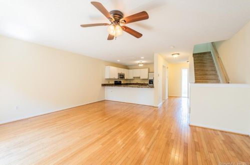 185 Stoneheights Dr, Waterford, CT 06385-1951