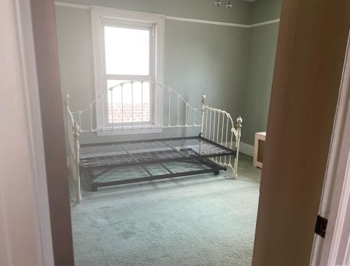 10 Maple Dr, North Lindenhurst NY  11757-1308 exterior