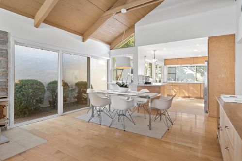 1477 Yukon Dr, Sunnyvale CA  94087-4451 exterior