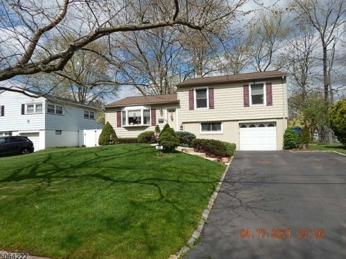 45 Glenwood Rd, Fanwood, NJ 07023-1422