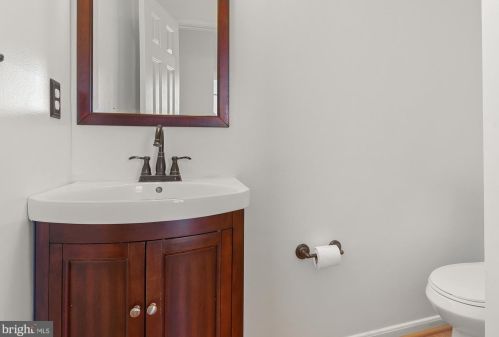 5762 Ralston Ct, Woodbridge VA  22193-3761 exterior