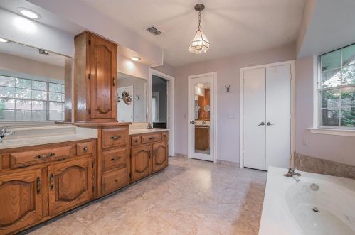 218 High Brk Dr, Richardson TX  75080-2032 exterior