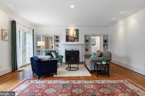 213 Constitution Dr, Princeton NJ  08540-6711 exterior
