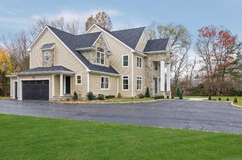 5 Branwood Dr, Huntington Station, NY 11746-5709