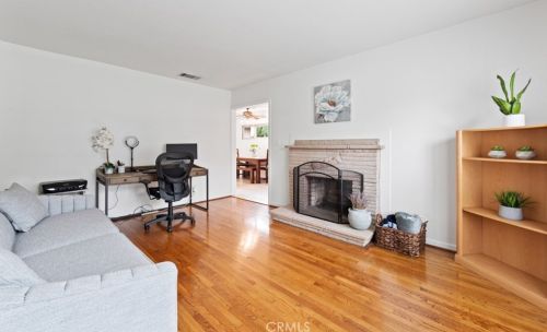 4425 Walnut Ave, Long Beach, CA 90807-2524