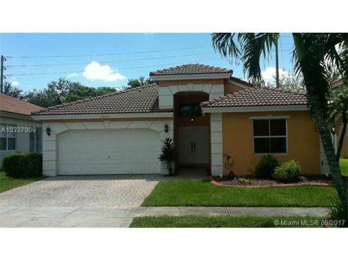 13096 54 Ct, Hollywood FL  33027-5402 exterior