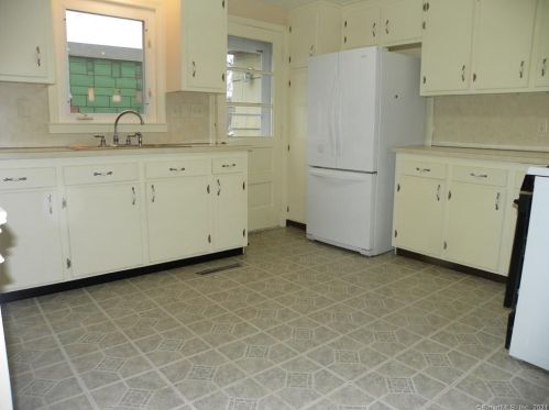 58 Hillside Ave, Plainville CT  06062-2830 exterior