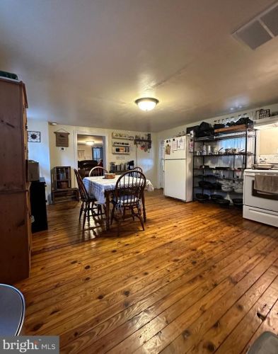 23 Jefferson St, Upton, PA 17225-1439