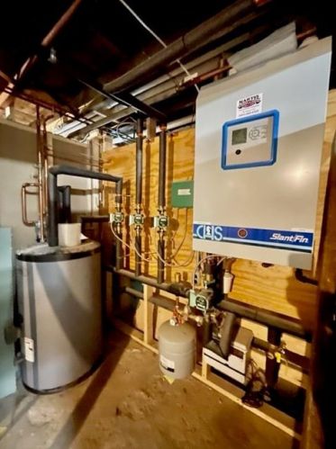 9 Cecile St, Lincoln RI  02865-3249 exterior