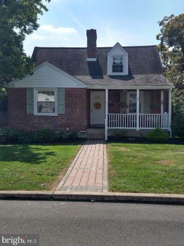 526 Raab St, Willow Grove, PA 19090-2113