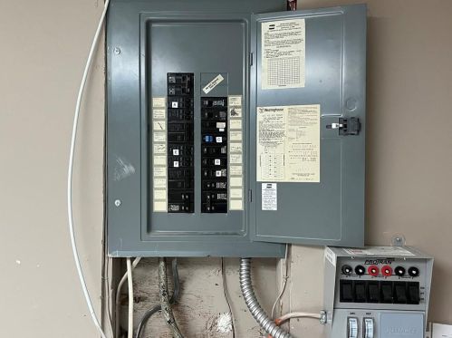 7 Hawthorne Rd, Coventry RI 02816-7630 exterior