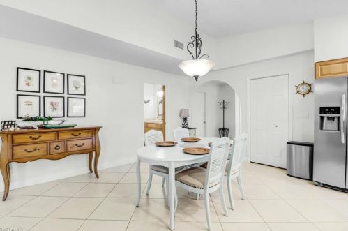 541 110th Ave, Naples FL  34108-1815 exterior