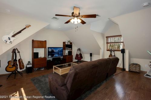 6 Cedar Ct, Jackson Twp NJ  08527-1161 exterior