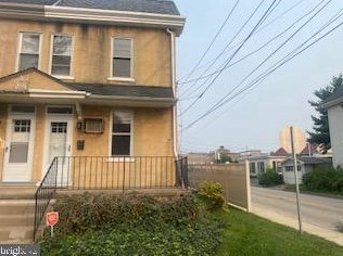 19 Richardson Ave, Lansdale, PA 19446-2103