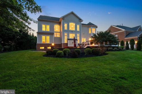 19372 Ml Dm Pl, Leesburg VA 20176-1637 exterior