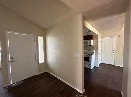 44840 Hanstead Ave, Lancaster CA  93535-2739 exterior