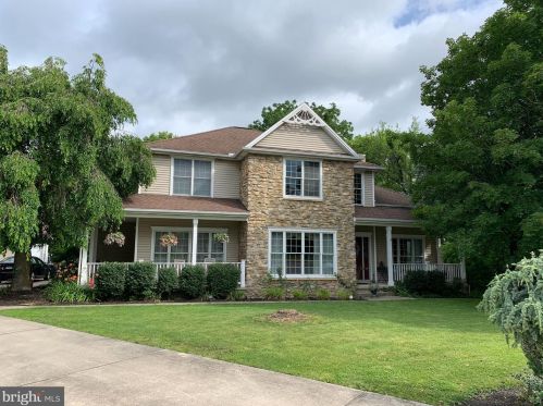 129 Joshua Ct, Hummelstown, PA 17036-7804