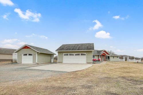 808 218th St, East Farmington WI  54020-4518 exterior